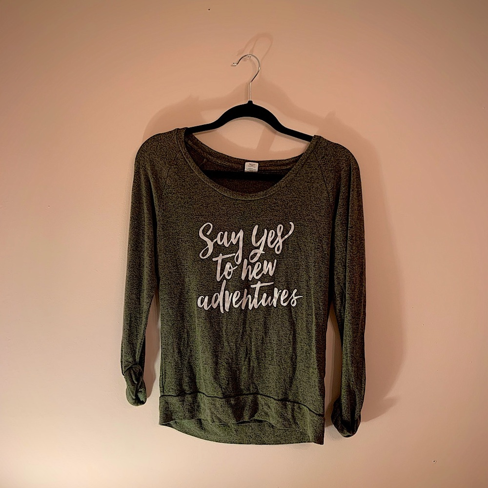 🔥2/$15🔥Graphic Women’s long sleeve